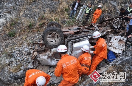 2017雅安车祸幸存者故事：生命奇迹与坚强力量